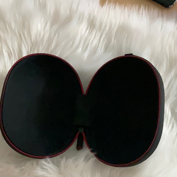 Beats headphones case - Picture 2 of 4